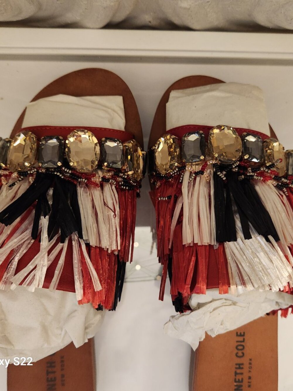 Kenneth Cole NY "Heron" Red Multi Fringe Sandals. NIB. Size 9 - Picture 8 of 11